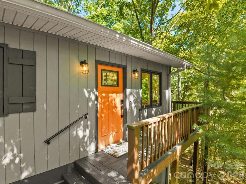 1238 Soquili Drive, Brevard, NC 28712.  MLS# CAR4422481, YatesRealty ID 54058. 