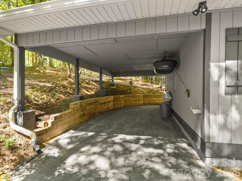 1238 Soquili Drive, Brevard, NC 28712.  MLS# CAR4422481, YatesRealty ID 54058. 