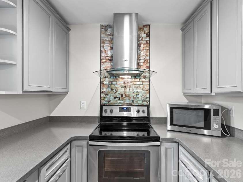 1238 Soquili Drive, Brevard, NC 28712.  MLS# CAR4422481, YatesRealty ID 54058. 