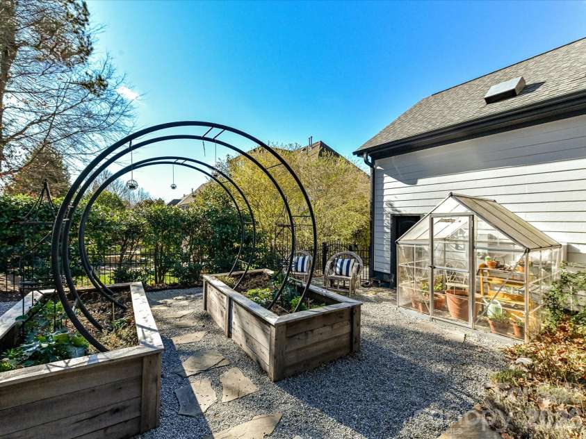 18624 Silent Falls Cove, Davidson, NC 28036.  MLS# CAR4336399, YatesRealty ID 5406. 