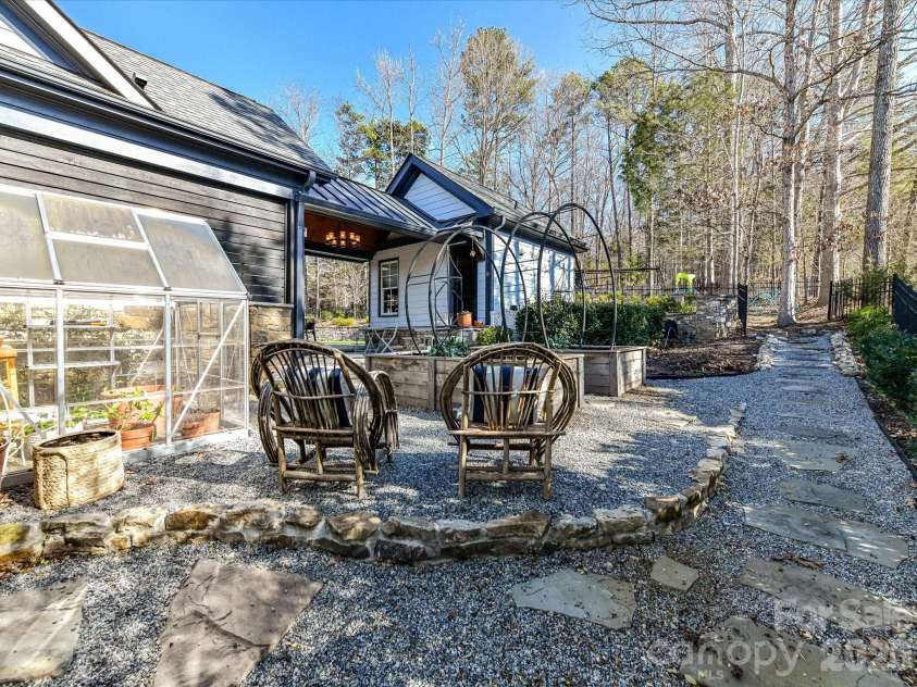 18624 Silent Falls Cove, Davidson, NC 28036.  MLS# CAR4336399, YatesRealty ID 5406. 