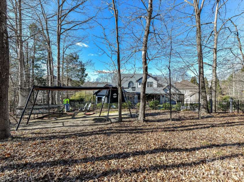 18624 Silent Falls Cove, Davidson, NC 28036.  MLS# CAR4336399, YatesRealty ID 5406. 