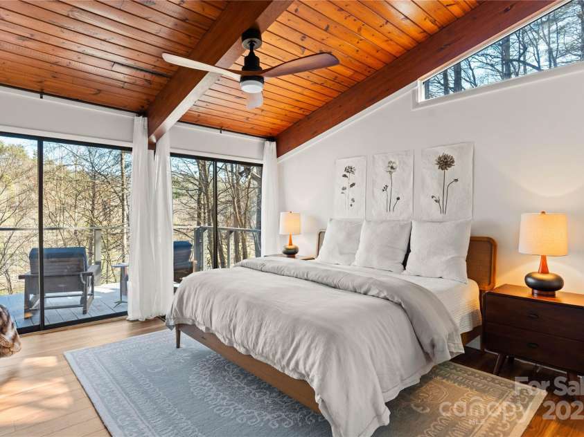 3077 Phoebe Lane, Lenoir, NC 28645.  MLS# CAR4221362, YatesRealty ID 5406. 