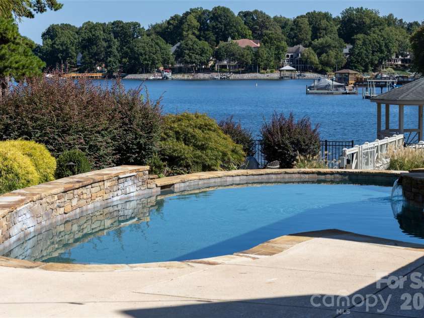 21206 Captiva Court, Cornelius, NC 28031.  MLS# CAR4430124, YatesRealty ID 54060. 
