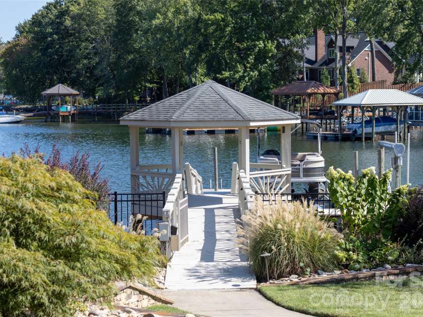 21206 Captiva Court, Cornelius, NC 28031.  MLS# CAR4430124, YatesRealty ID 54060. 