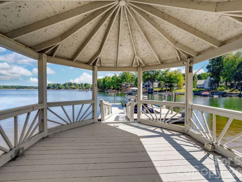 21206 Captiva Court, Cornelius, NC 28031.  MLS# CAR4430124, YatesRealty ID 54060. 