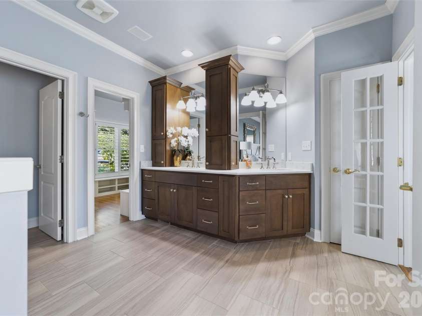 21206 Captiva Court, Cornelius, NC 28031.  MLS# CAR4430124, YatesRealty ID 54060. 