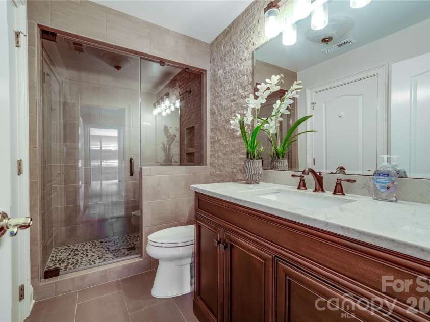21206 Captiva Court, Cornelius, NC 28031.  MLS# CAR4430124, YatesRealty ID 54060. 
