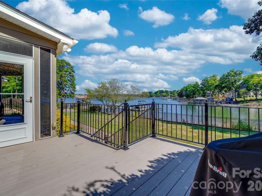 21206 Captiva Court, Cornelius, NC 28031.  MLS# CAR4430124, YatesRealty ID 54060. 