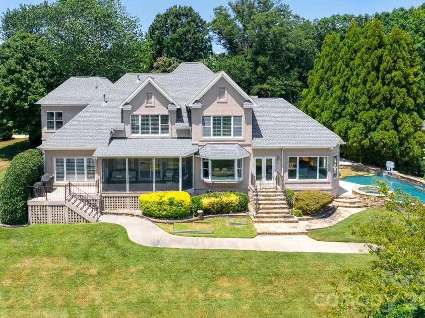 21206 Captiva Court, Cornelius, NC 28031.  MLS# CAR4430124, YatesRealty ID 54060. 