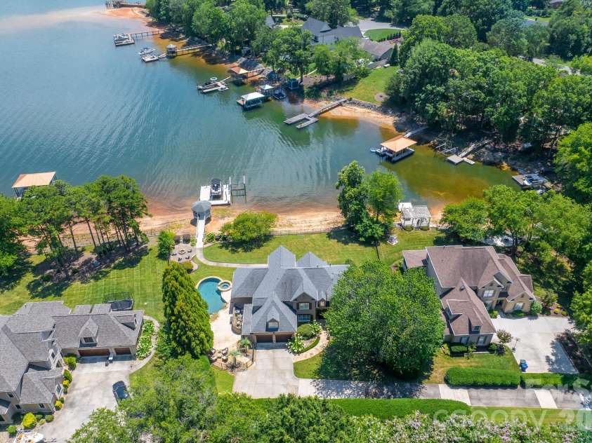 21206 Captiva Court, Cornelius, NC 28031.  MLS# CAR4430124, YatesRealty ID 54060. 
