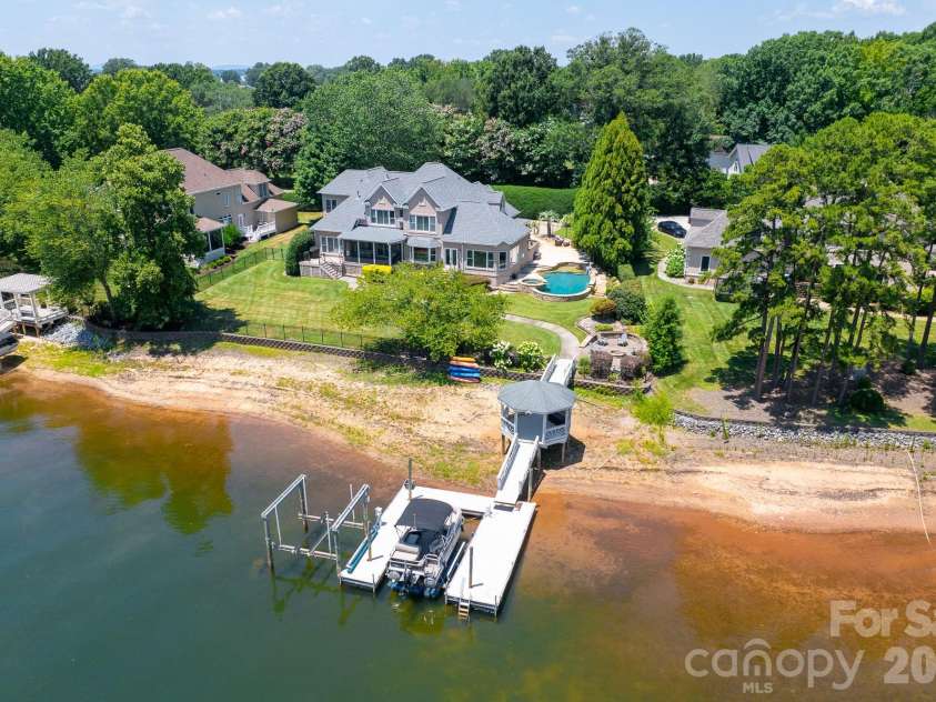 21206 Captiva Court, Cornelius, NC 28031.  MLS# CAR4430124, YatesRealty ID 54060. 