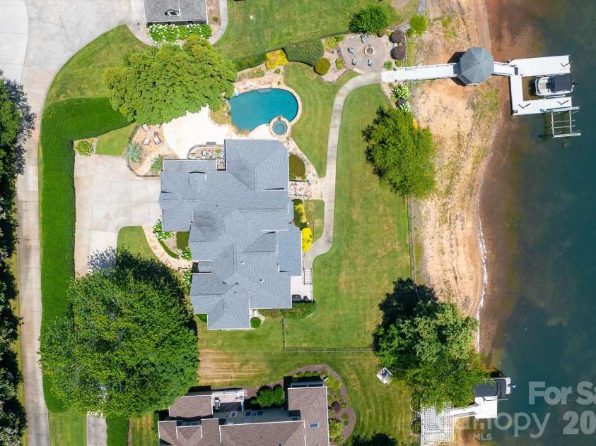 21206 Captiva Court, Cornelius, NC 28031.  MLS# CAR4430124, YatesRealty ID 54060. 
