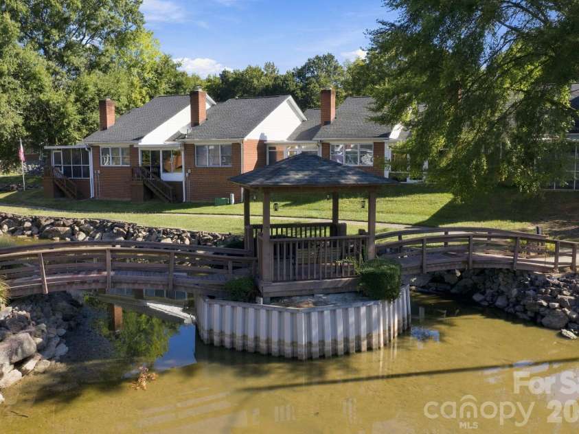 19838 Oak Leaf Circle, Cornelius, NC 28031.  MLS# CAR4429778, YatesRealty ID 54063. Community pond