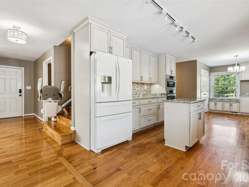 7 Indian Trail Road, Candler, NC 28715.  MLS# CAR4428696, YatesRealty ID 54064. 