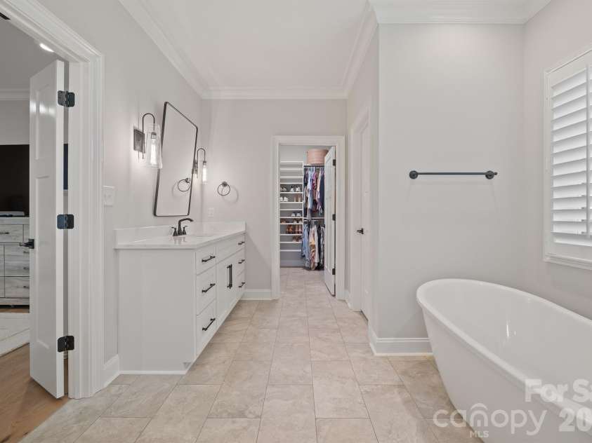 2959 Tavistock Lane, Lincolnton, NC 28092.  MLS# CAR4427748, YatesRealty ID 54068. 