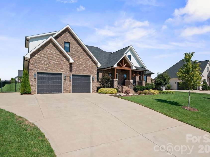 2959 Tavistock Lane, Lincolnton, NC 28092.  MLS# CAR4427748, YatesRealty ID 54068. 