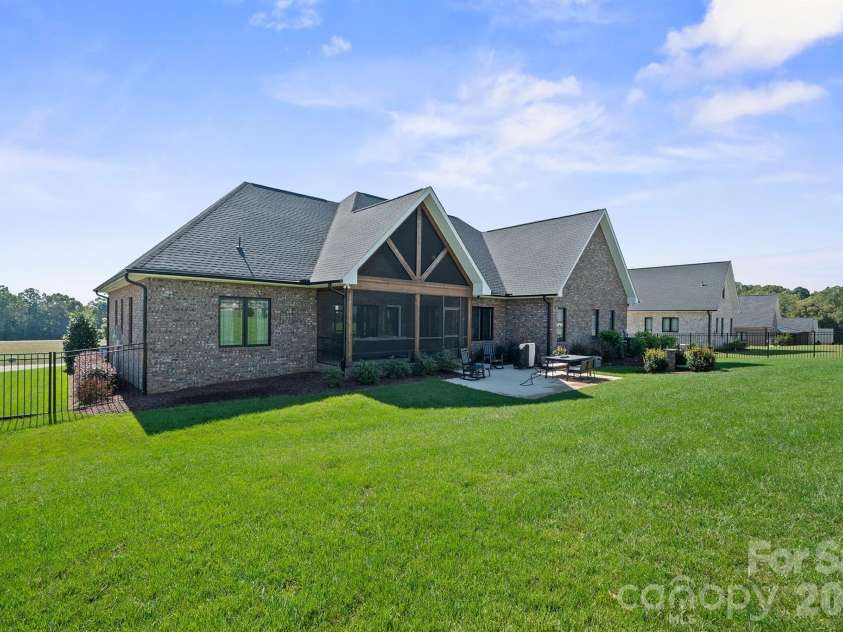 2959 Tavistock Lane, Lincolnton, NC 28092.  MLS# CAR4427748, YatesRealty ID 54068. 