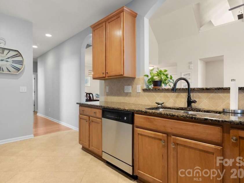 6723 Carrington Pointe Drive, Huntersville, NC 28078.  MLS# CAR4427331, YatesRealty ID 54069. 