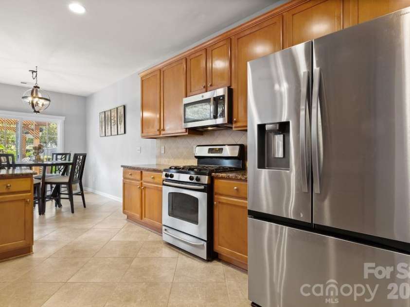 6723 Carrington Pointe Drive, Huntersville, NC 28078.  MLS# CAR4427331, YatesRealty ID 54069. 
