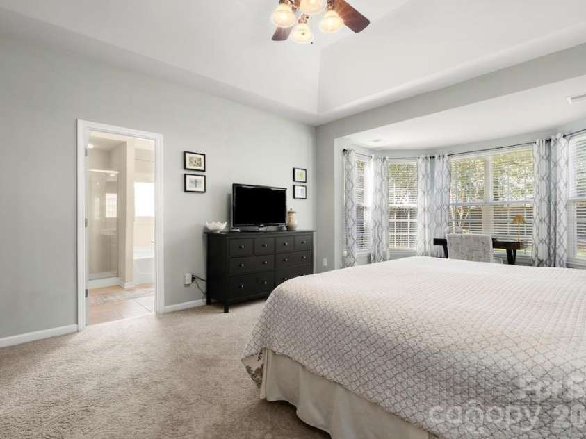 6723 Carrington Pointe Drive, Huntersville, NC 28078.  MLS# CAR4427331, YatesRealty ID 54069. 