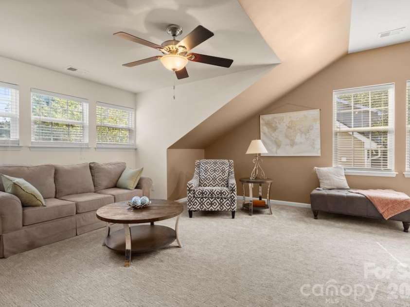 6723 Carrington Pointe Drive, Huntersville, NC 28078.  MLS# CAR4427331, YatesRealty ID 54069. 