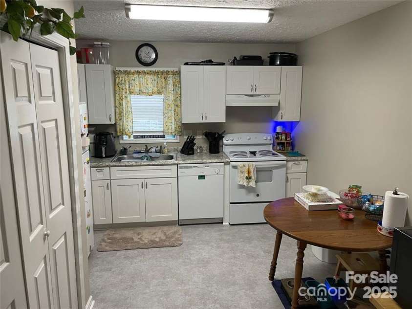 111 + 113 Sunset Drive, Clover, SC 29710.  MLS# CAR4246513, YatesRealty ID 5407. 