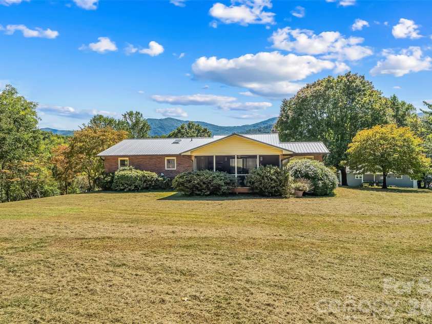 14 Three J Lane, Swannanoa, NC 28778.  MLS# CAR4429550, YatesRealty ID 54070. 