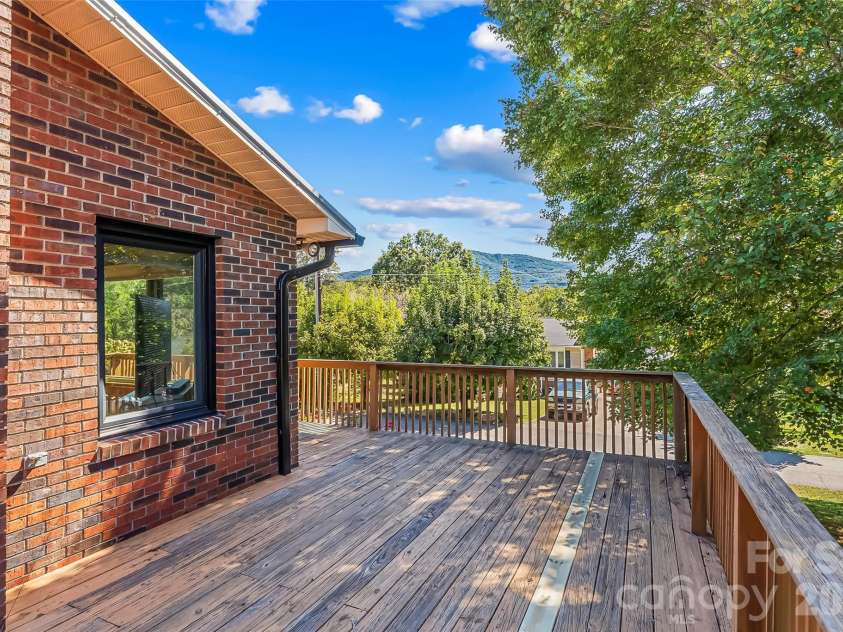 14 Three J Lane, Swannanoa, NC 28778.  MLS# CAR4429550, YatesRealty ID 54070. 