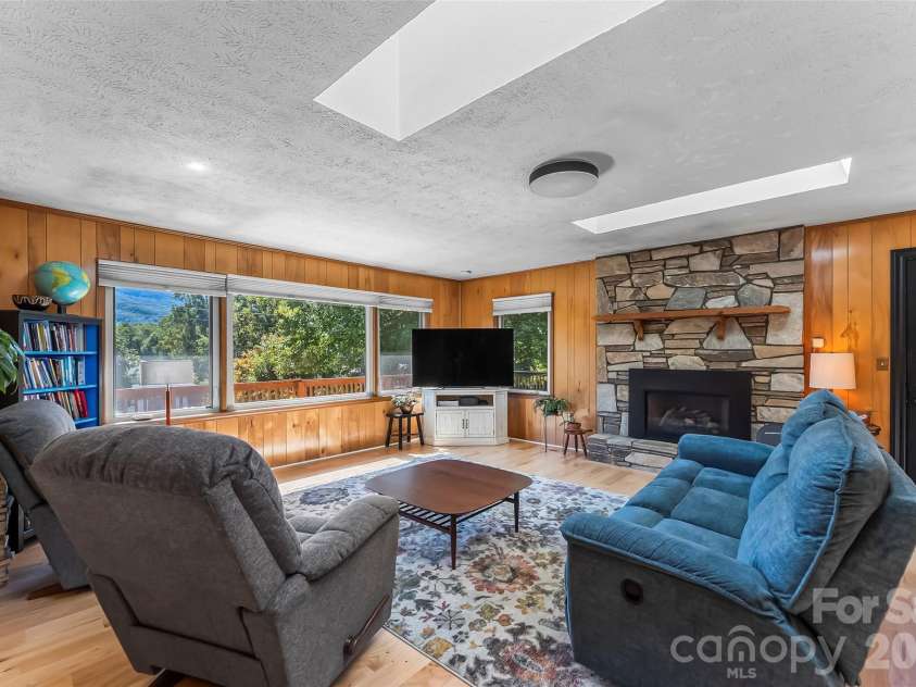 14 Three J Lane, Swannanoa, NC 28778.  MLS# CAR4429550, YatesRealty ID 54070. 