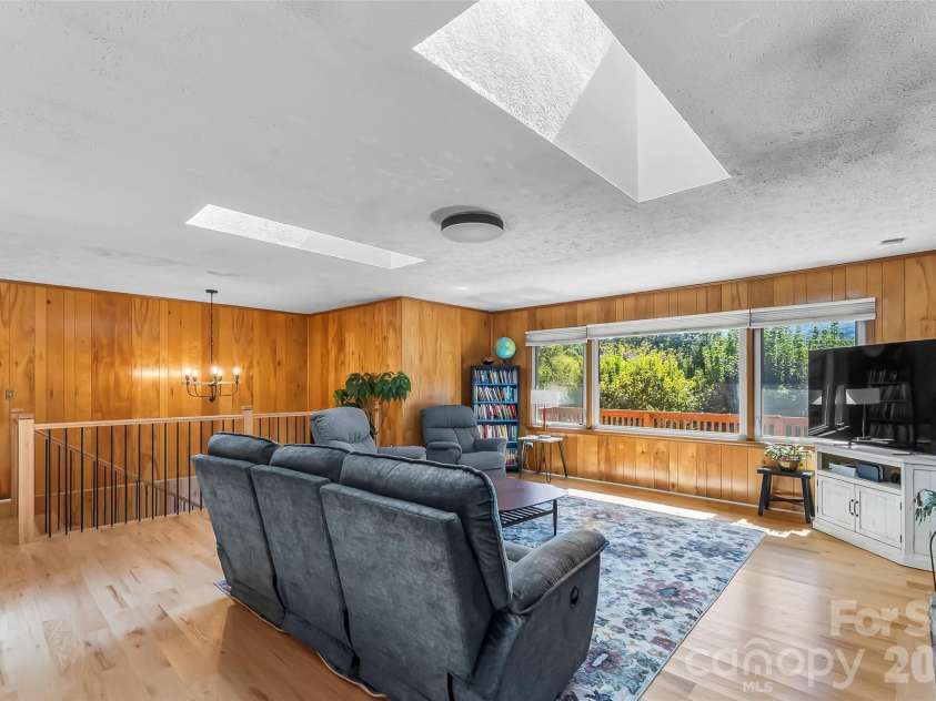 14 Three J Lane, Swannanoa, NC 28778.  MLS# CAR4429550, YatesRealty ID 54070. 