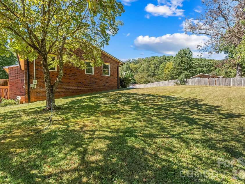 14 Three J Lane, Swannanoa, NC 28778.  MLS# CAR4429550, YatesRealty ID 54070. 