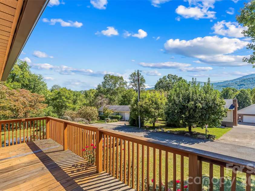 14 Three J Lane, Swannanoa, NC 28778.  MLS# CAR4429550, YatesRealty ID 54070. 