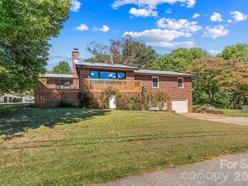 14 Three J Lane, Swannanoa, NC 28778.  MLS# CAR4429550, YatesRealty ID 54070. 