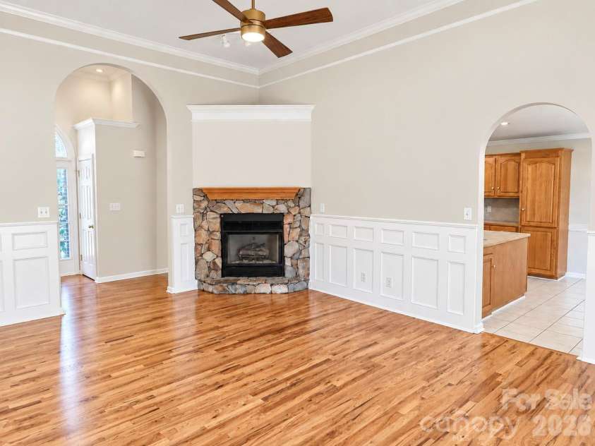 1615 Terra Cotta Drive, Hickory, NC 28602.  MLS# CAR4430081, YatesRealty ID 54072. 
