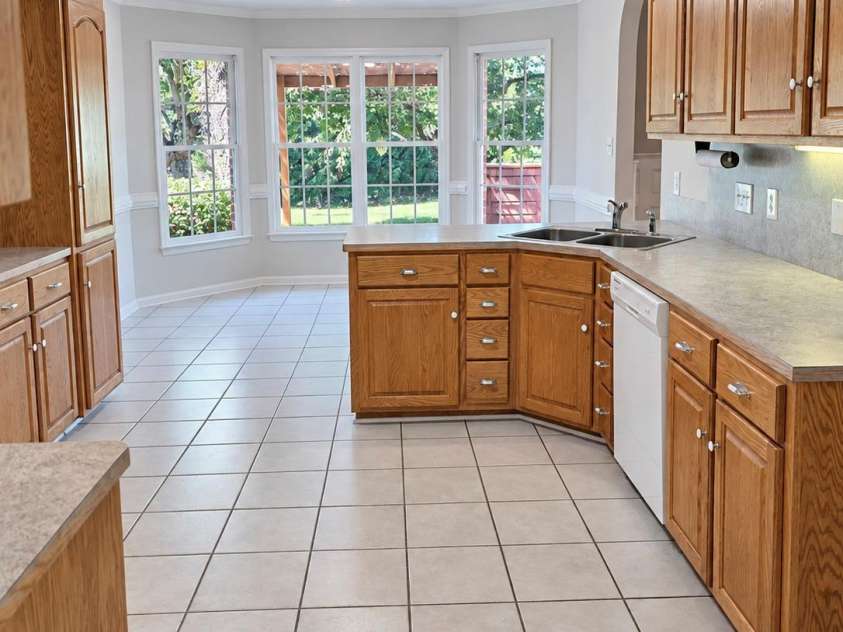 1615 Terra Cotta Drive, Hickory, NC 28602.  MLS# CAR4430081, YatesRealty ID 54072. 
