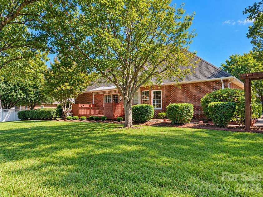 1615 Terra Cotta Drive, Hickory, NC 28602.  MLS# CAR4430081, YatesRealty ID 54072. 