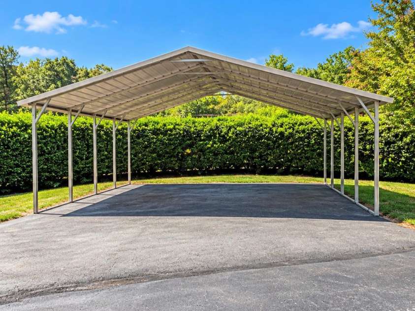 1615 Terra Cotta Drive, Hickory, NC 28602.  MLS# CAR4430081, YatesRealty ID 54072. 