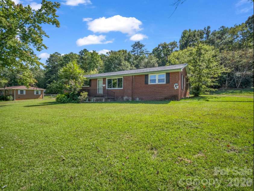 182 Longview Drive, Forest City, NC 28043.  MLS# CAR4427043, YatesRealty ID 54073. 