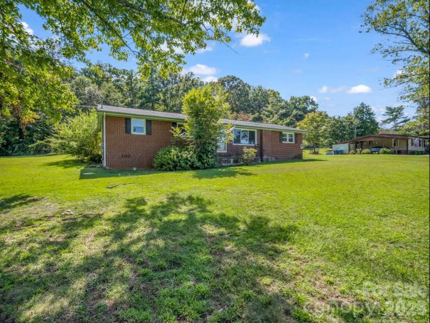 182 Longview Drive, Forest City, NC 28043.  MLS# CAR4427043, YatesRealty ID 54073. 