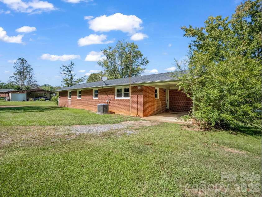 182 Longview Drive, Forest City, NC 28043.  MLS# CAR4427043, YatesRealty ID 54073. 