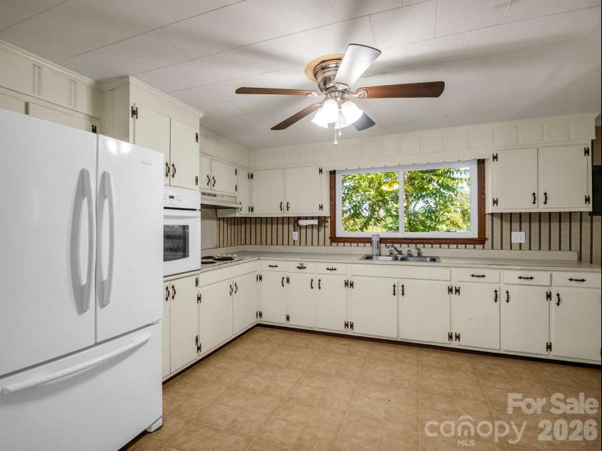 182 Longview Drive, Forest City, NC 28043.  MLS# CAR4427043, YatesRealty ID 54073. 