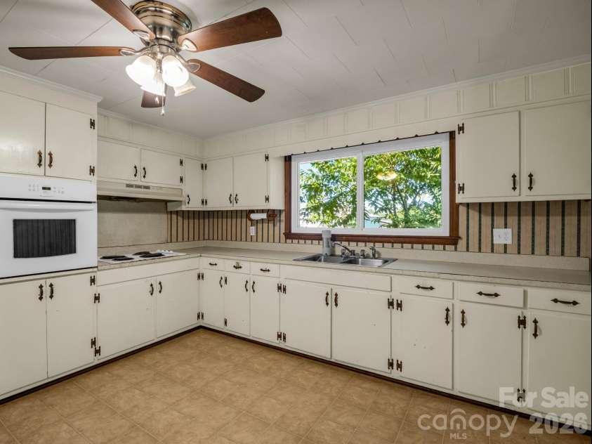 182 Longview Drive, Forest City, NC 28043.  MLS# CAR4427043, YatesRealty ID 54073. 