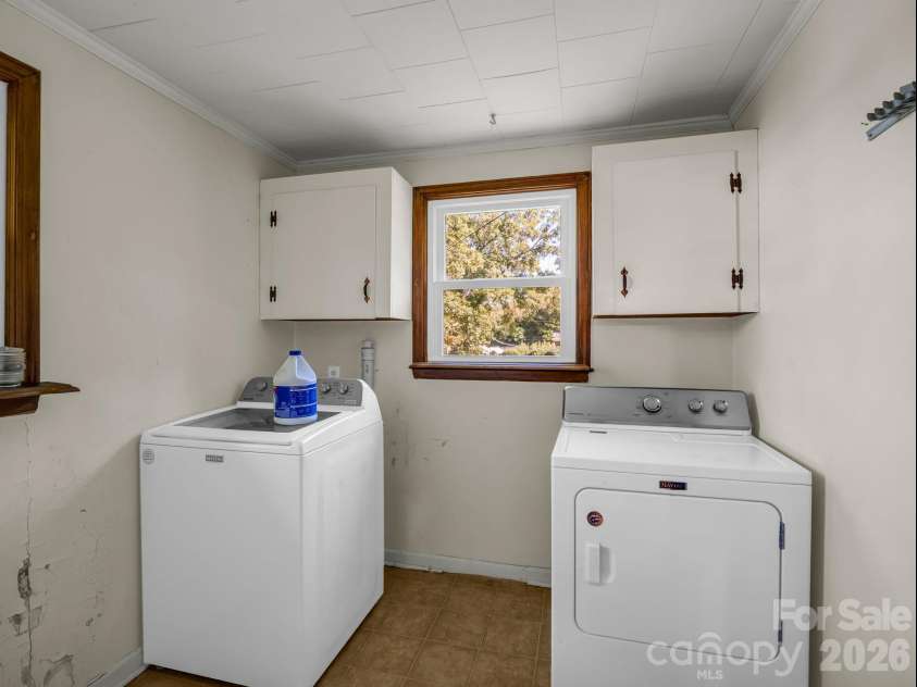 182 Longview Drive, Forest City, NC 28043.  MLS# CAR4427043, YatesRealty ID 54073. 