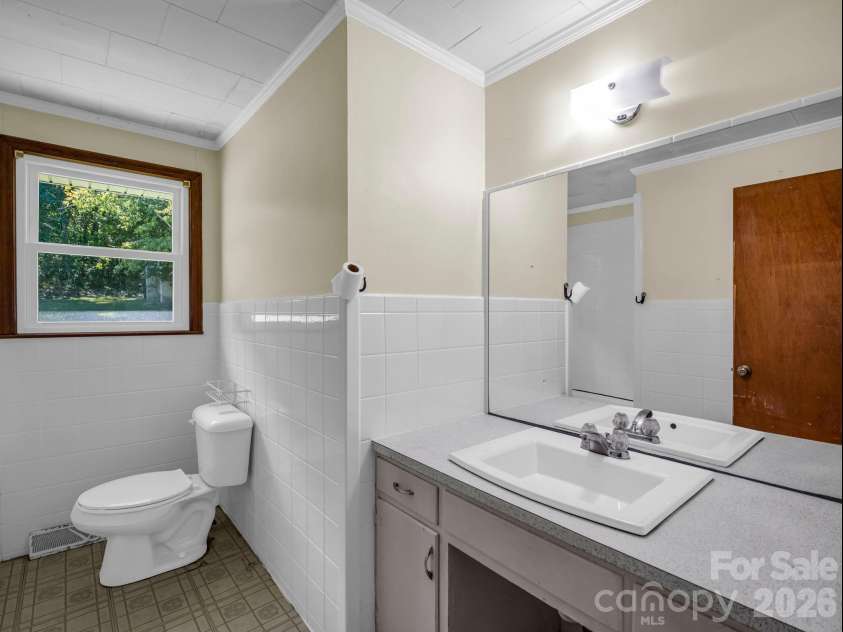 182 Longview Drive, Forest City, NC 28043.  MLS# CAR4427043, YatesRealty ID 54073. 
