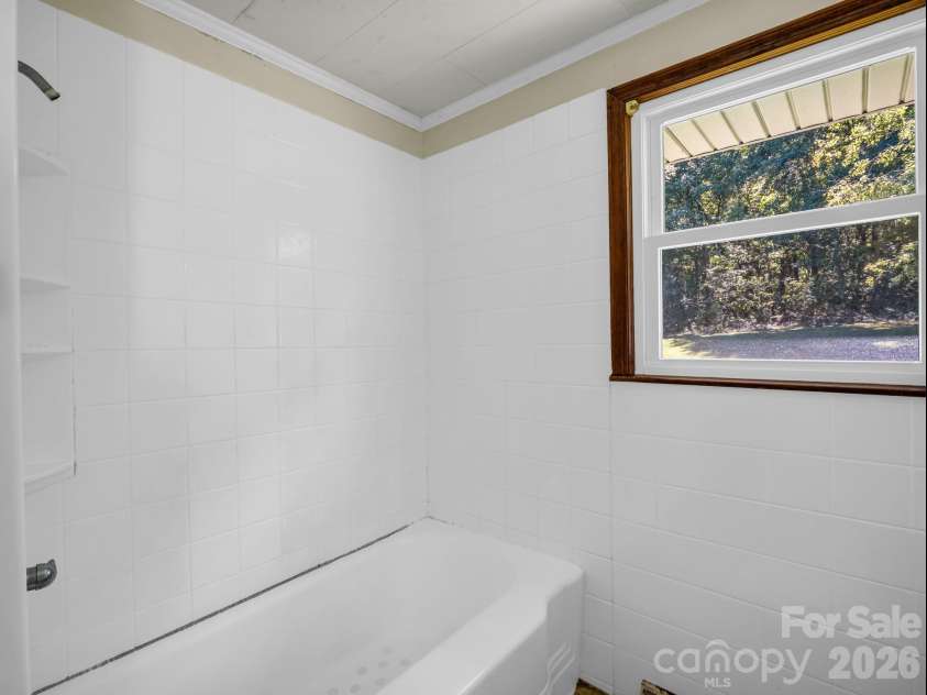 182 Longview Drive, Forest City, NC 28043.  MLS# CAR4427043, YatesRealty ID 54073. 