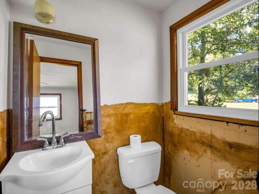 182 Longview Drive, Forest City, NC 28043.  MLS# CAR4427043, YatesRealty ID 54073. 