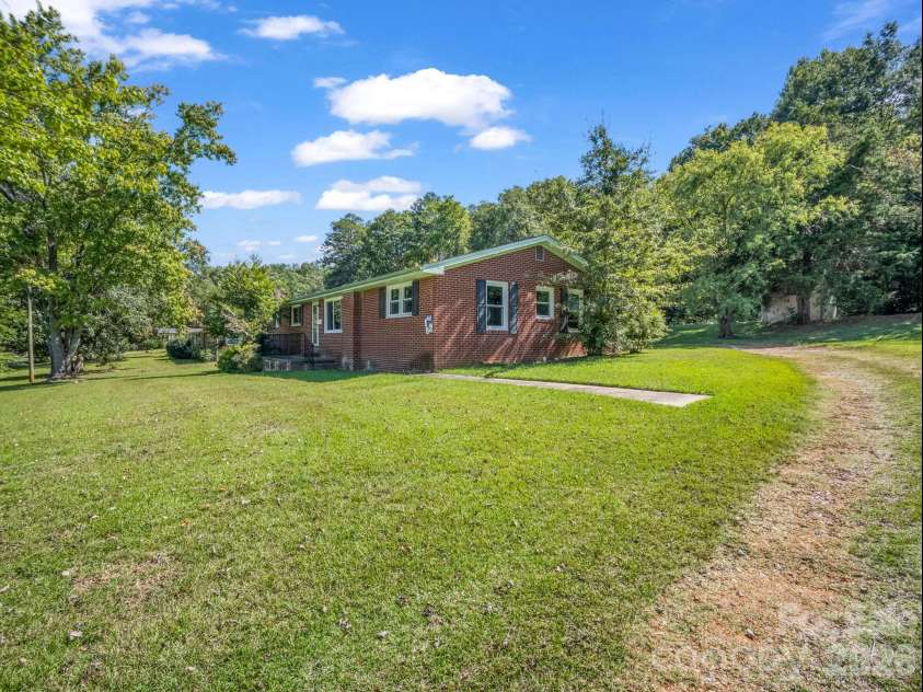 182 Longview Drive, Forest City, NC 28043.  MLS# CAR4427043, YatesRealty ID 54073. 