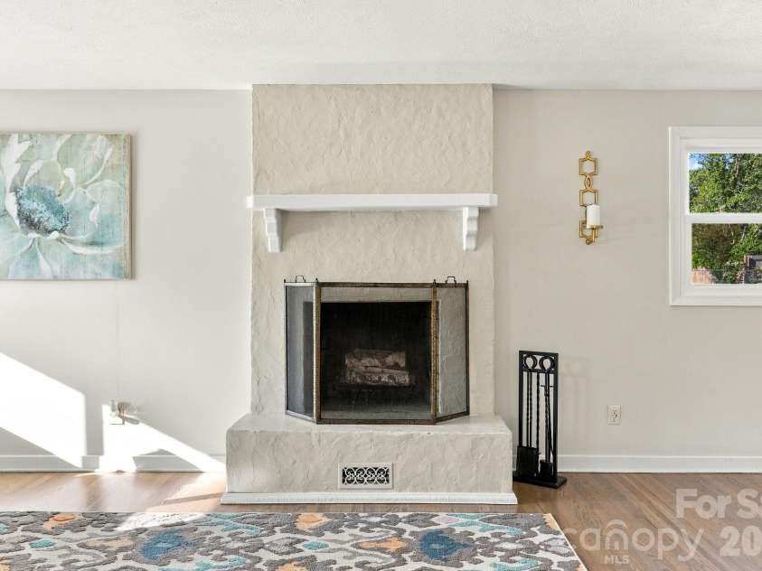 20 Oak Leaf Lane, Arden, NC 28704.  MLS# CAR4428289, YatesRealty ID 54075. 