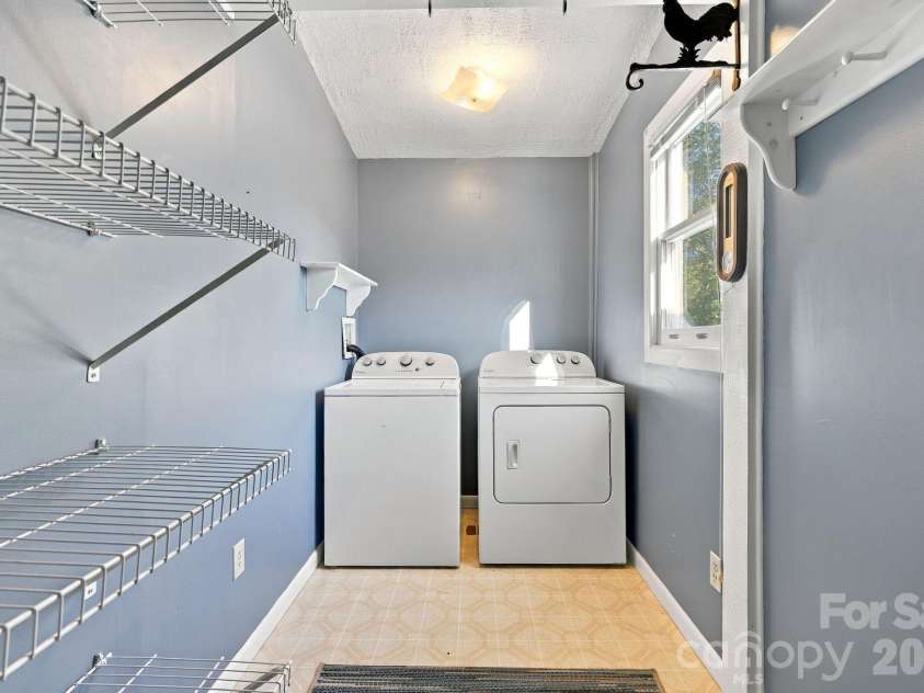 20 Oak Leaf Lane, Arden, NC 28704.  MLS# CAR4428289, YatesRealty ID 54075. 